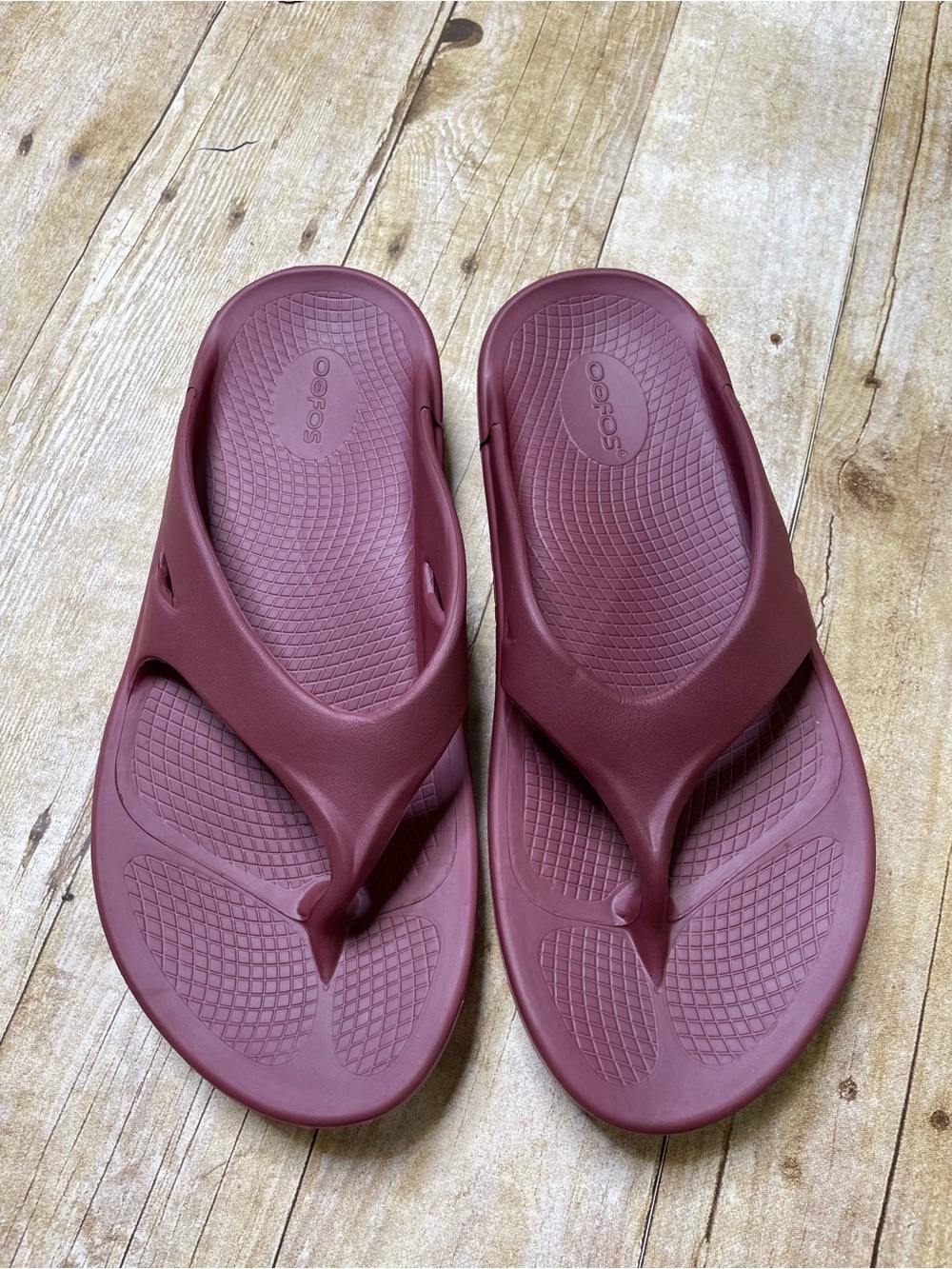 OOFOS Ooriginal Recovery Mauve Burgundy Flip Flop Thong